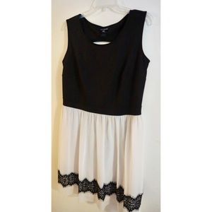 EnFocus Women B&W Dress w/ Lace ♠️
